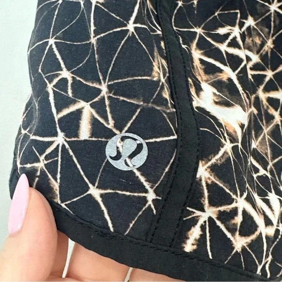 Lululemon Tracker Short Star Crushed Black Running Outdoor Gym Workout - Picture 5 of 7